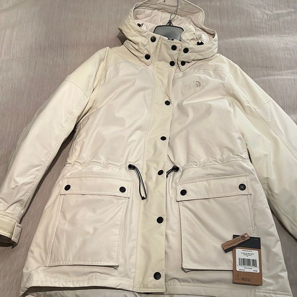 The North Face Jackets & Blazers - The North Face Reign On 550 Power Down Hooded Parka Women XL Vintage White NWOT